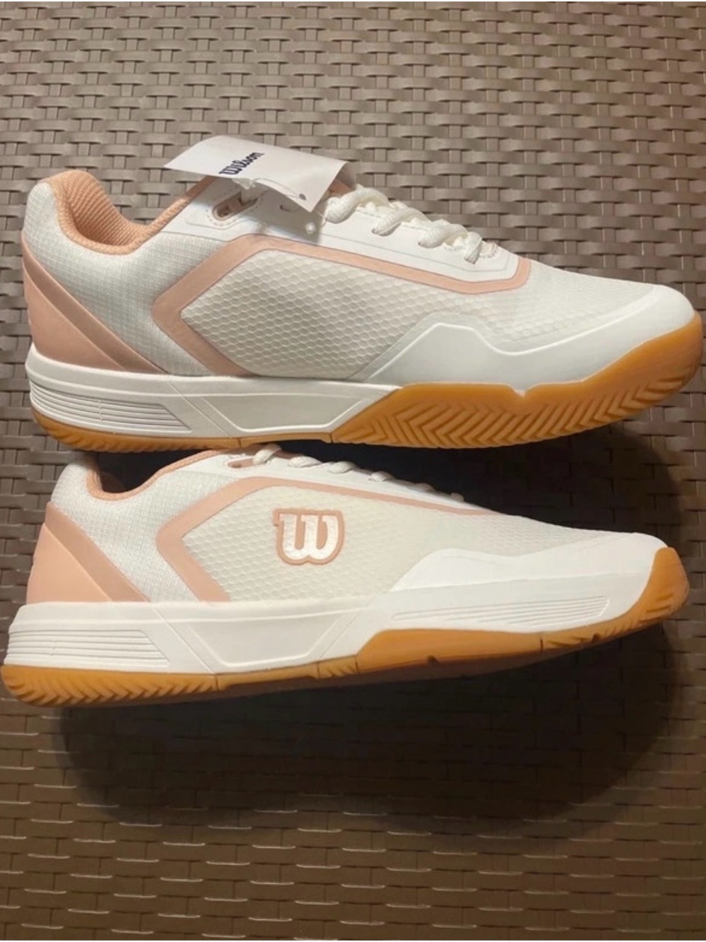NIB 10.5 Wilson Women's White and Cameo Rose Court Sneakers